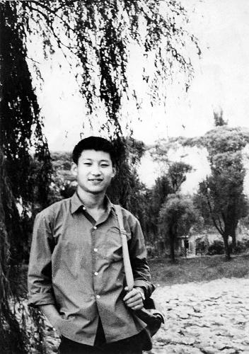 這是1972年，插隊(duì)回京探親時(shí)的習(xí)近平。