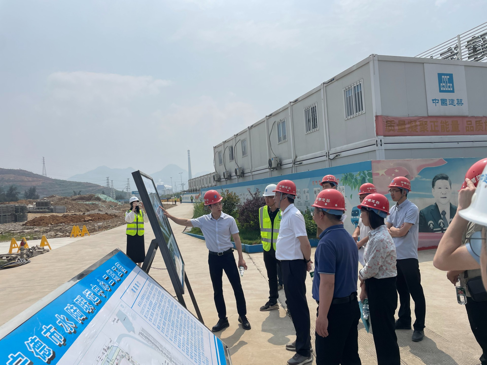 1715399054710214.jpg 2024-5-9市交投集團(tuán)領(lǐng)導(dǎo)深入市交投物流集團(tuán)重點(diǎn)項(xiàng)目現(xiàn)場調(diào)研指導(dǎo)工作,姜軒緯拍攝1.jpg